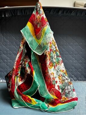 VTG silk Vibrant Floral Multicolor Scarf -made in Italy